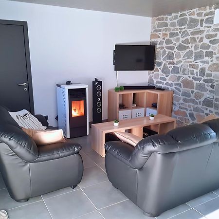Au Chant Des Roches - Parking - Wifi - Terrasse - Chambres Familiales - Cerfontaine Exterior photo